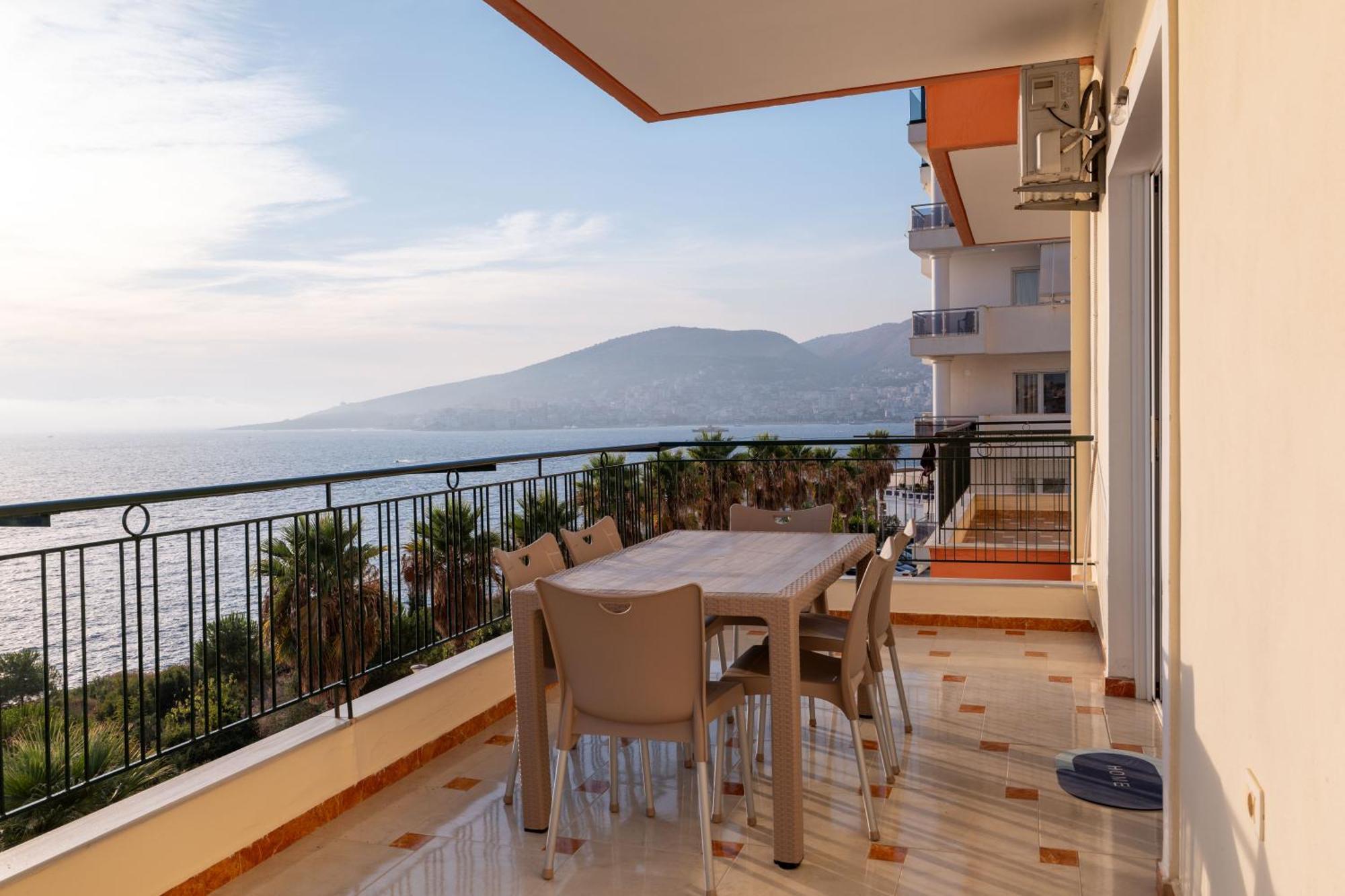 Starlight * Sarandë